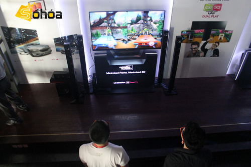 Một điểm mới ở trên TV 3D của LG là có hỗ trợ tính năng Dual Play, cho phép hiển thị đồng thời 2 hình ảnh khác nhau trên cùng một màn hình TV.