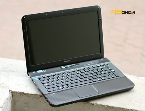 Màn hình gương trên Acer Aspire 4750G.