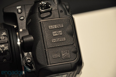 nikon d7000 ports